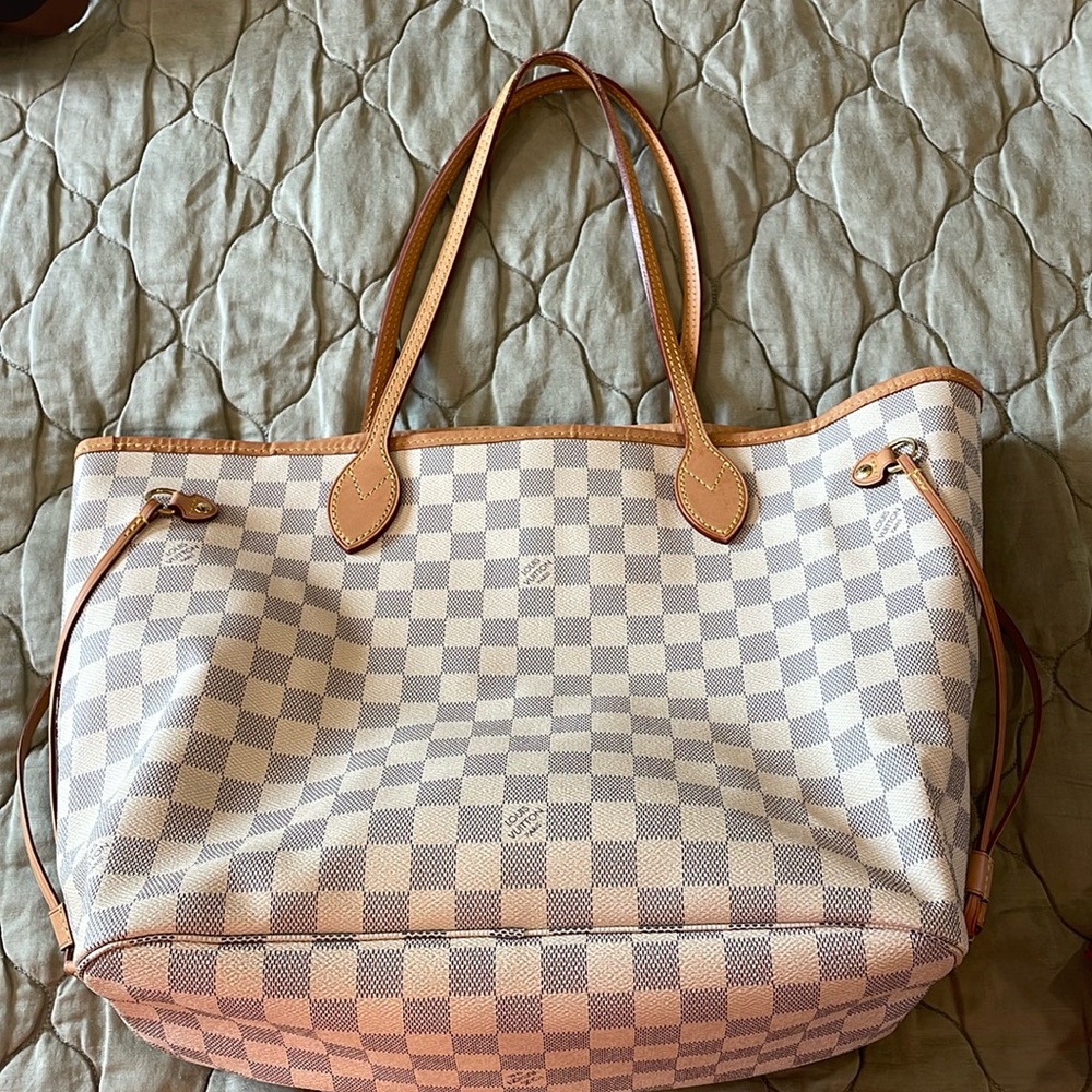 Authentic Louis Vuitton Neverfull MM